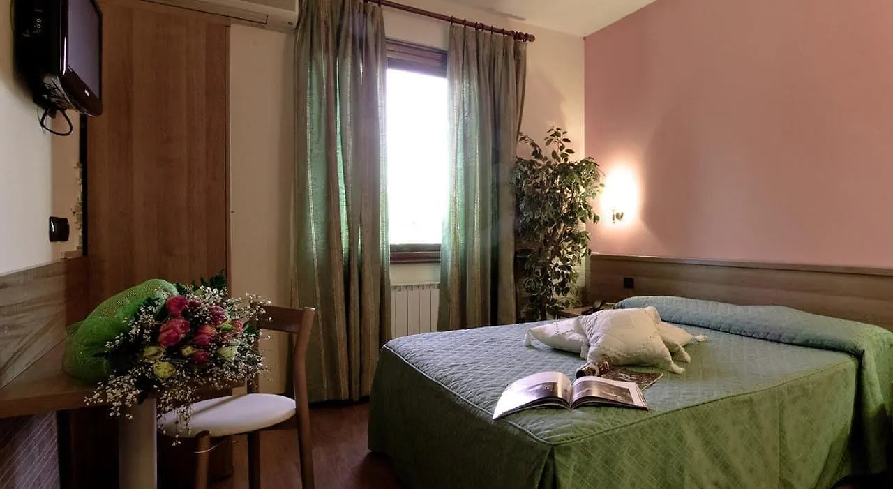 Hotel Ristorante Tre Leoni Somma Lombardo
